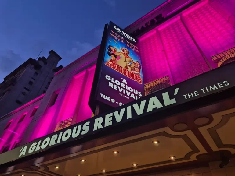 review of Annie at the Palace Theatre Manchester with Phil Roberts MIX56 radio