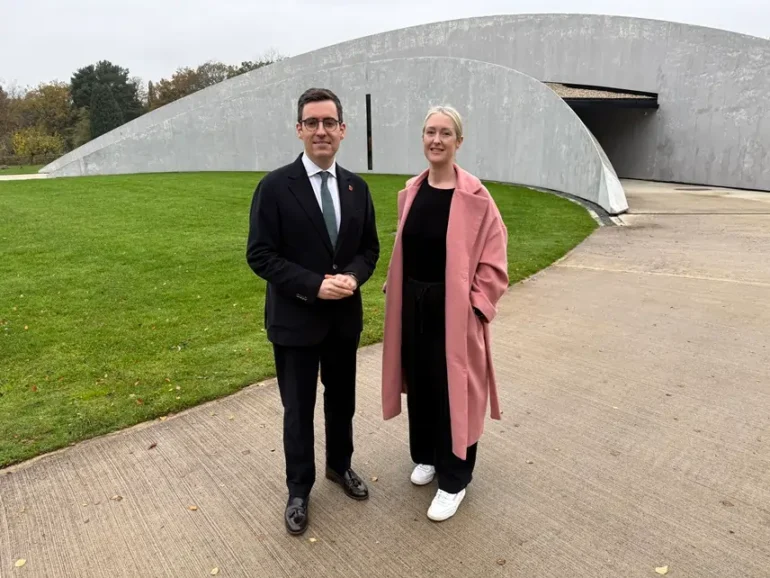 Dan Price, Esther Ghey MIX56