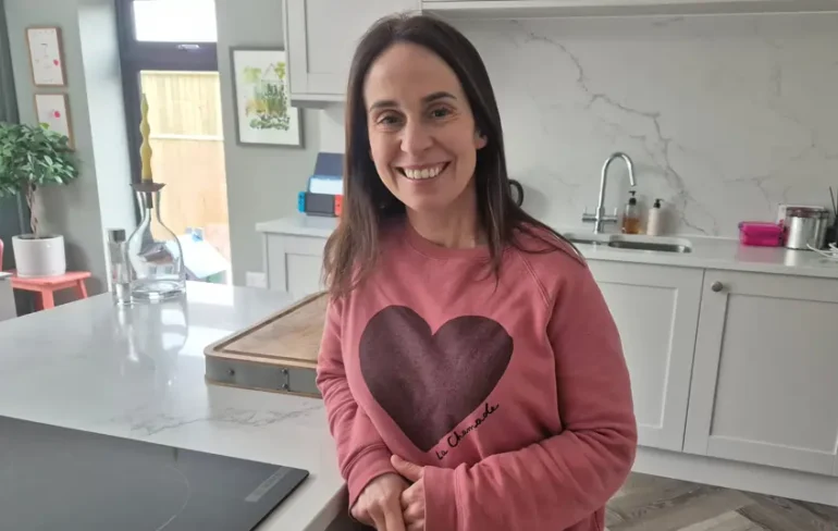 MIX56 morning show with sally bennett serene space declutter