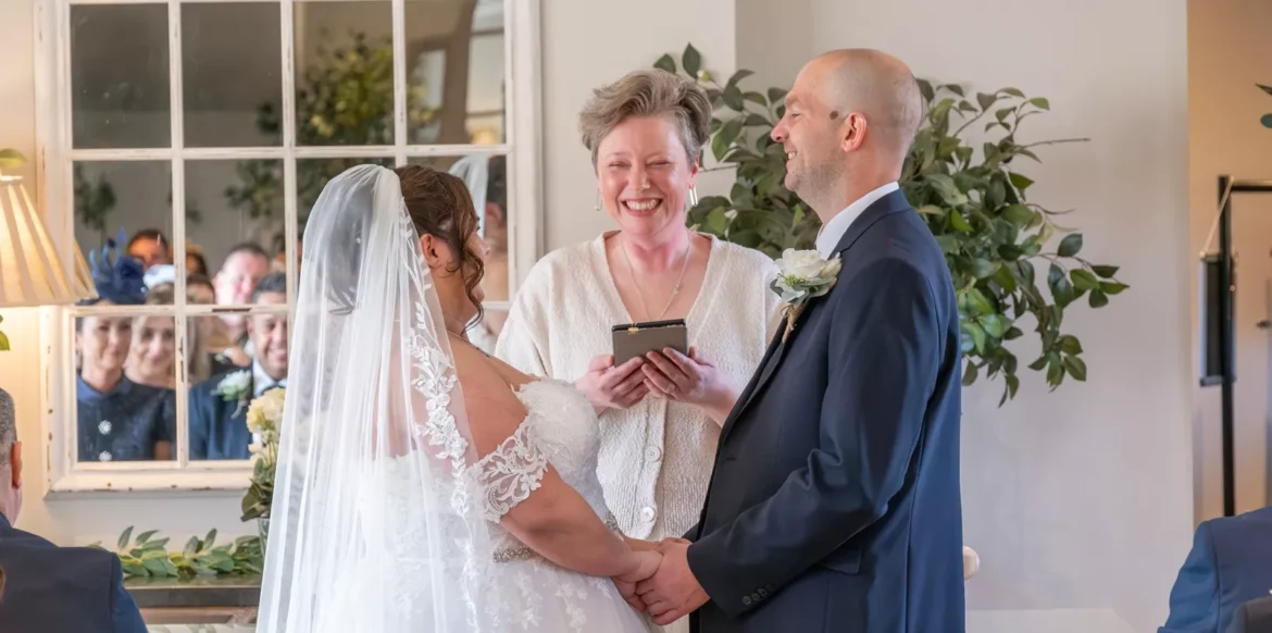 Sinéad Laffan celebrant joins phil in the morning on MIX56